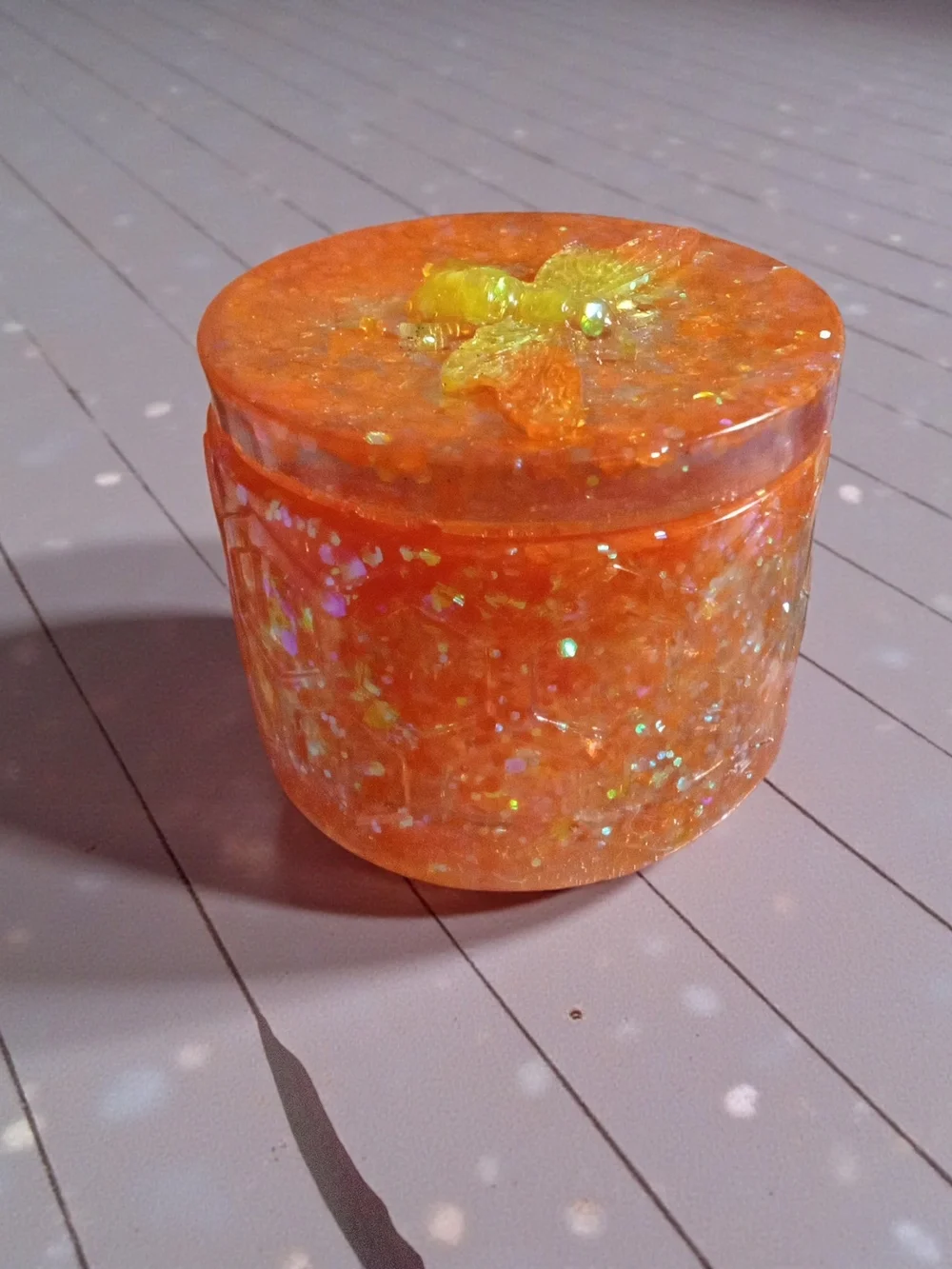 Round Glitter Resin Honeybee's Trinket Box - Red